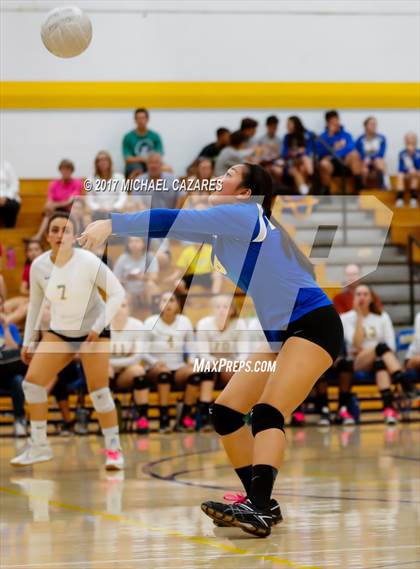 Thumbnail 1 in Fallbrook @ San Pasqual photogallery.