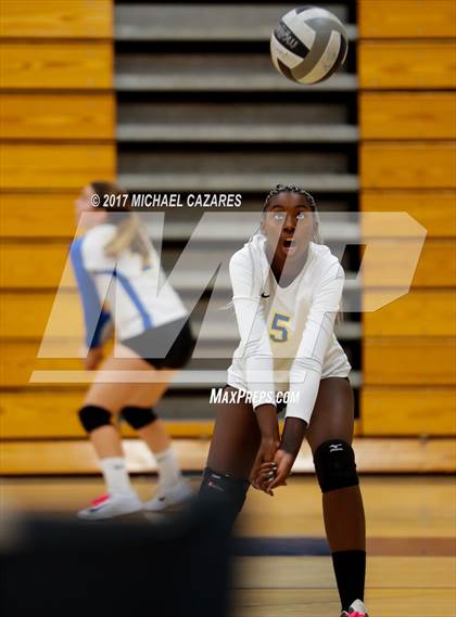 Thumbnail 2 in Fallbrook @ San Pasqual photogallery.