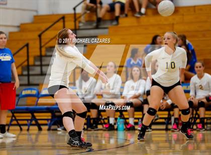 Thumbnail 2 in Fallbrook @ San Pasqual photogallery.