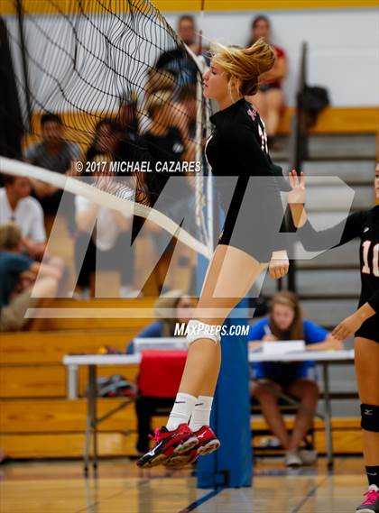 Thumbnail 2 in Fallbrook @ San Pasqual photogallery.