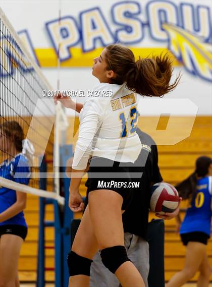 Thumbnail 2 in Fallbrook @ San Pasqual photogallery.