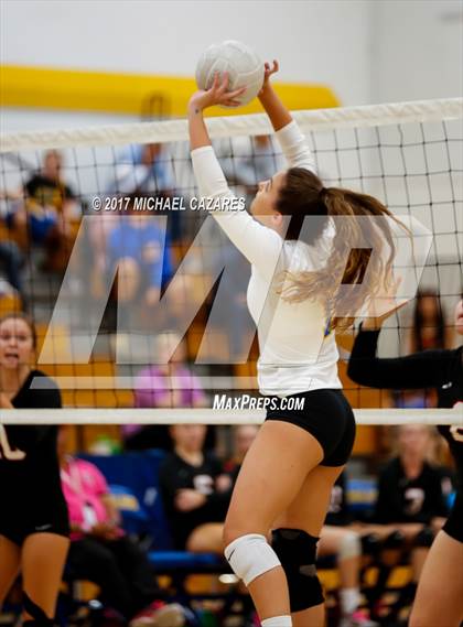 Thumbnail 2 in Fallbrook @ San Pasqual photogallery.