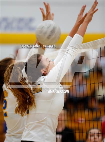 Thumbnail 3 in Fallbrook @ San Pasqual photogallery.
