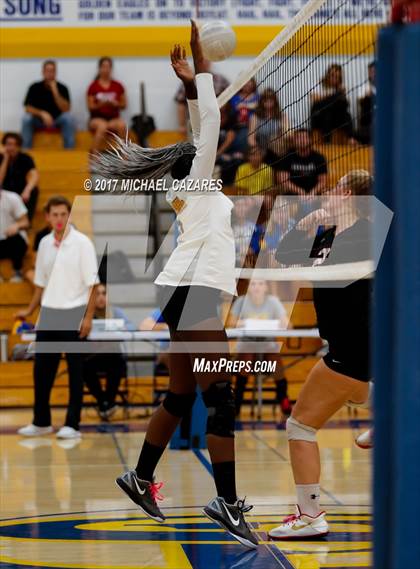 Thumbnail 1 in Fallbrook @ San Pasqual photogallery.