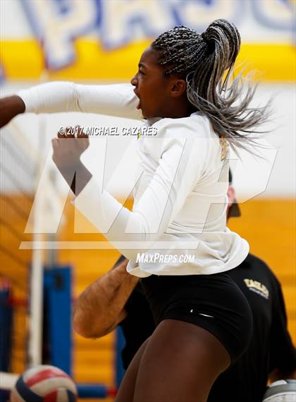 Thumbnail 2 in Fallbrook @ San Pasqual photogallery.