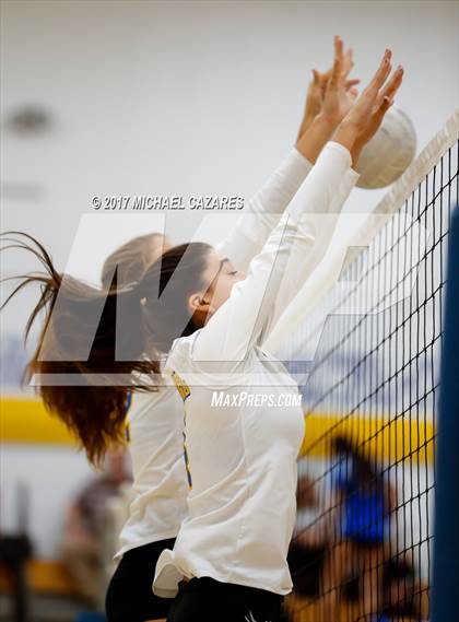 Thumbnail 1 in Fallbrook @ San Pasqual photogallery.