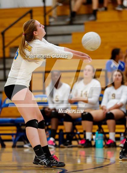 Thumbnail 3 in Fallbrook @ San Pasqual photogallery.