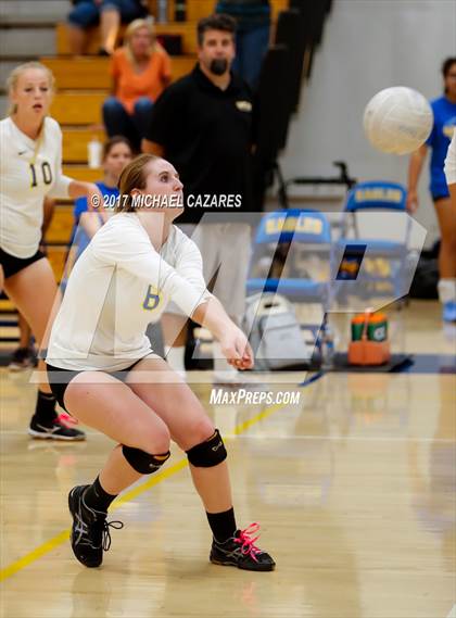 Thumbnail 3 in Fallbrook @ San Pasqual photogallery.
