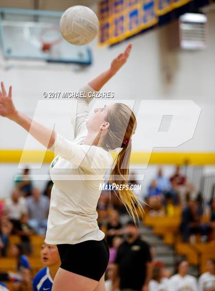 Thumbnail 2 in Fallbrook @ San Pasqual photogallery.