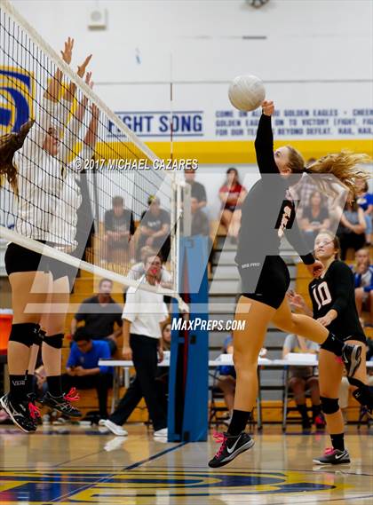 Thumbnail 3 in Fallbrook @ San Pasqual photogallery.