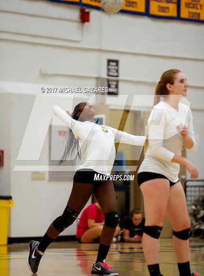 Thumbnail 3 in Fallbrook @ San Pasqual photogallery.