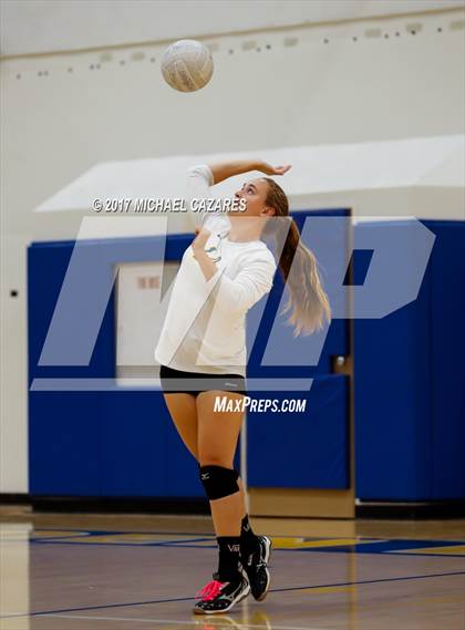 Thumbnail 2 in Fallbrook @ San Pasqual photogallery.