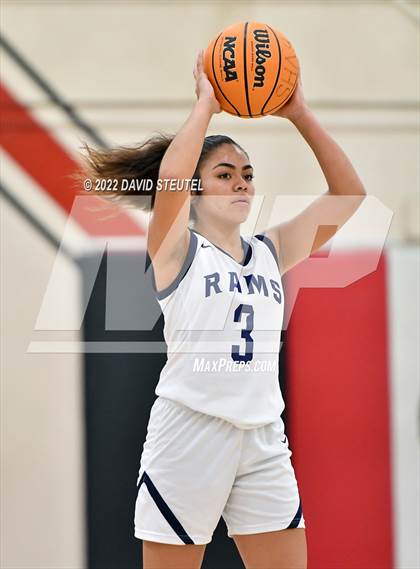 Thumbnail 3 in Sacramento vs. Casa Roble (Lady Bronco Classic) photogallery.