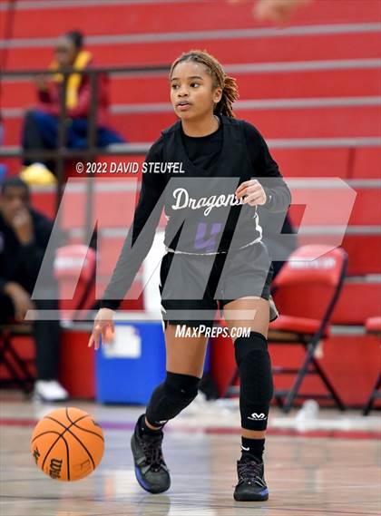 Thumbnail 2 in Sacramento vs. Casa Roble (Lady Bronco Classic) photogallery.