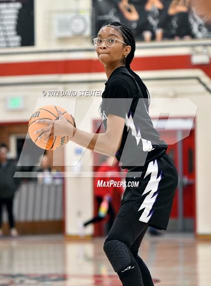 Thumbnail 1 in Sacramento vs. Casa Roble (Lady Bronco Classic) photogallery.