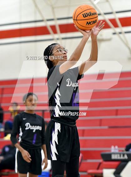 Thumbnail 2 in Sacramento vs. Casa Roble (Lady Bronco Classic) photogallery.