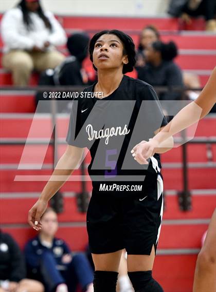 Thumbnail 2 in Sacramento vs. Casa Roble (Lady Bronco Classic) photogallery.