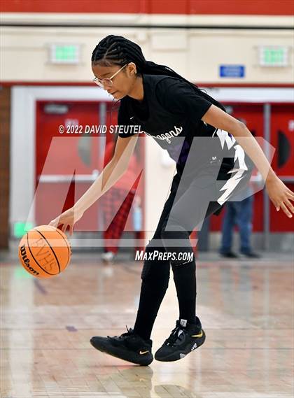 Thumbnail 1 in Sacramento vs. Casa Roble (Lady Bronco Classic) photogallery.