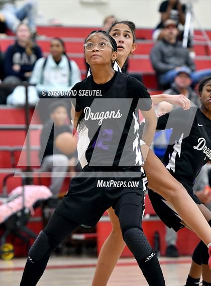 Thumbnail 2 in Sacramento vs. Casa Roble (Lady Bronco Classic) photogallery.