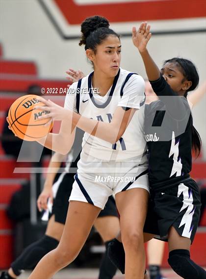 Thumbnail 3 in Sacramento vs. Casa Roble (Lady Bronco Classic) photogallery.