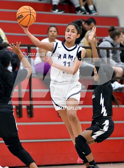 Thumbnail 3 in Sacramento vs. Casa Roble (Lady Bronco Classic) photogallery.