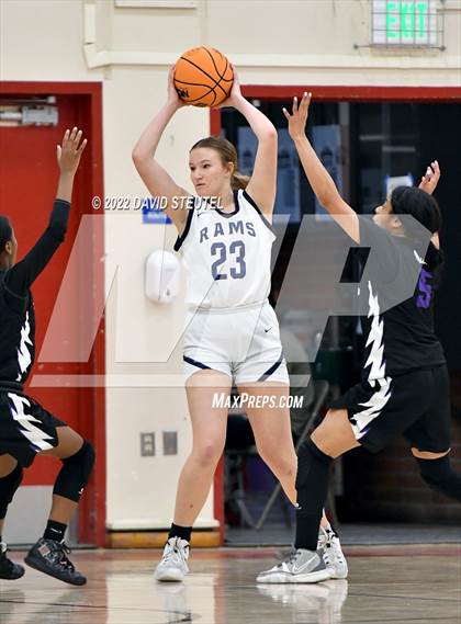 Thumbnail 3 in Sacramento vs. Casa Roble (Lady Bronco Classic) photogallery.