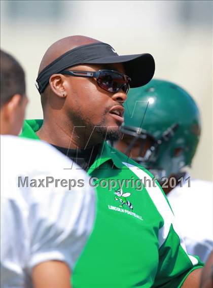 Thumbnail 3 in JV: Lincoln @ Point Loma photogallery.