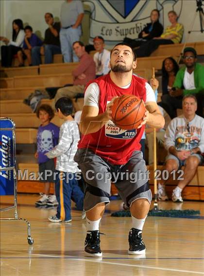 Thumbnail 2 in MaxPreps Holiday Classic 3-Point Contest photogallery.