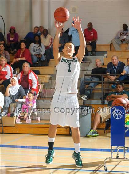 Thumbnail 3 in MaxPreps Holiday Classic 3-Point Contest photogallery.