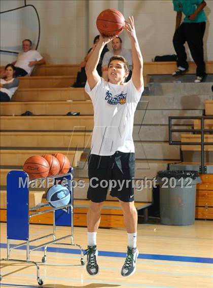 Thumbnail 1 in MaxPreps Holiday Classic 3-Point Contest photogallery.