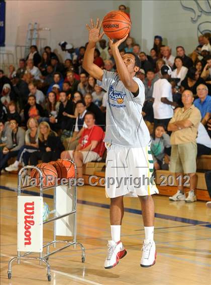Thumbnail 1 in MaxPreps Holiday Classic 3-Point Contest photogallery.