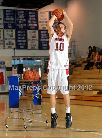 Thumbnail 3 in MaxPreps Holiday Classic 3-Point Contest photogallery.