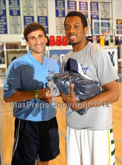 Thumbnail 1 in MaxPreps Holiday Classic 3-Point Contest photogallery.