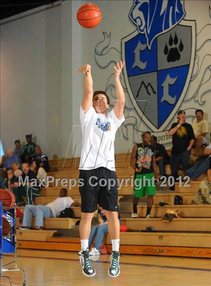 Thumbnail 2 in MaxPreps Holiday Classic 3-Point Contest photogallery.
