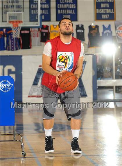 Thumbnail 3 in MaxPreps Holiday Classic 3-Point Contest photogallery.