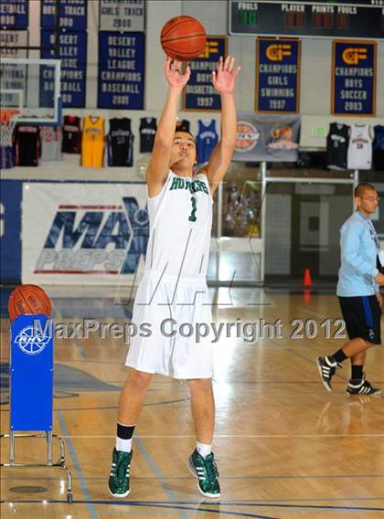 Thumbnail 2 in MaxPreps Holiday Classic 3-Point Contest photogallery.