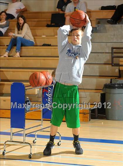 Thumbnail 1 in MaxPreps Holiday Classic 3-Point Contest photogallery.
