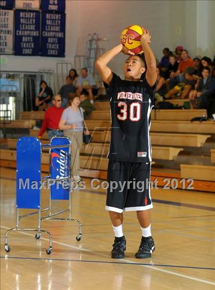 Thumbnail 2 in MaxPreps Holiday Classic 3-Point Contest photogallery.