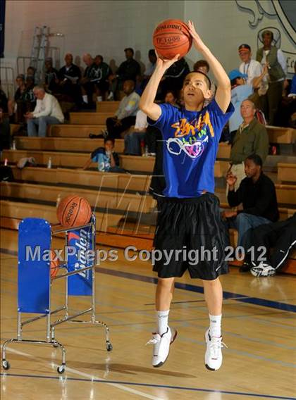 Thumbnail 1 in MaxPreps Holiday Classic 3-Point Contest photogallery.