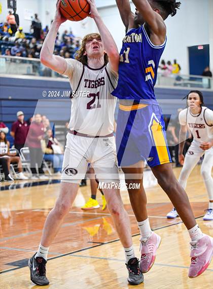 Thumbnail 3 in Silsbee vs Washington (UIL 4A Reg III Final) photogallery.