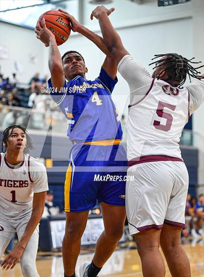 Thumbnail 3 in Silsbee vs Washington (UIL 4A Reg III Final) photogallery.