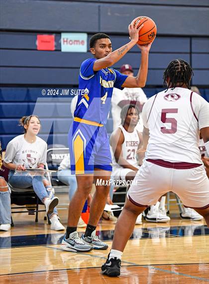 Thumbnail 2 in Silsbee vs Washington (UIL 4A Reg III Final) photogallery.