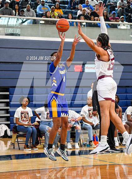 Thumbnail 2 in Silsbee vs Washington (UIL 4A Reg III Final) photogallery.