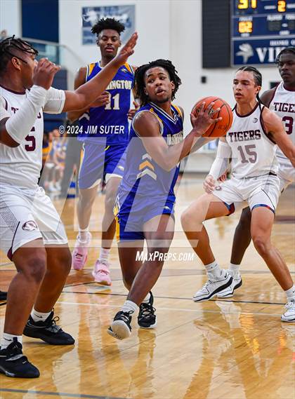 Thumbnail 2 in Silsbee vs Washington (UIL 4A Reg III Final) photogallery.
