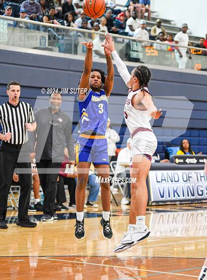 Thumbnail 2 in Silsbee vs Washington (UIL 4A Reg III Final) photogallery.
