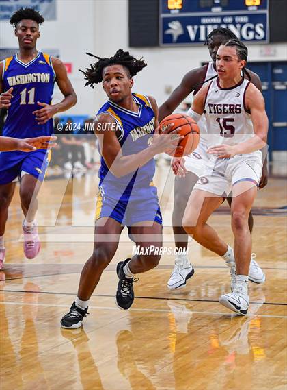Thumbnail 1 in Silsbee vs Washington (UIL 4A Reg III Final) photogallery.