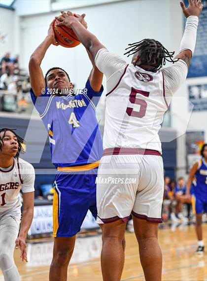 Thumbnail 2 in Silsbee vs Washington (UIL 4A Reg III Final) photogallery.