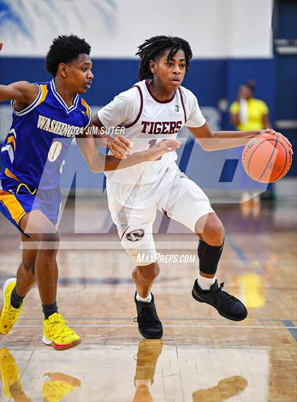 Thumbnail 3 in Silsbee vs Washington (UIL 4A Reg III Final) photogallery.