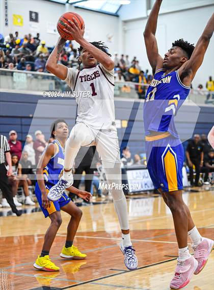 Thumbnail 2 in Silsbee vs Washington (UIL 4A Reg III Final) photogallery.