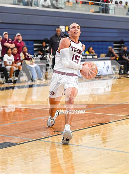 Thumbnail 1 in Silsbee vs Washington (UIL 4A Reg III Final) photogallery.
